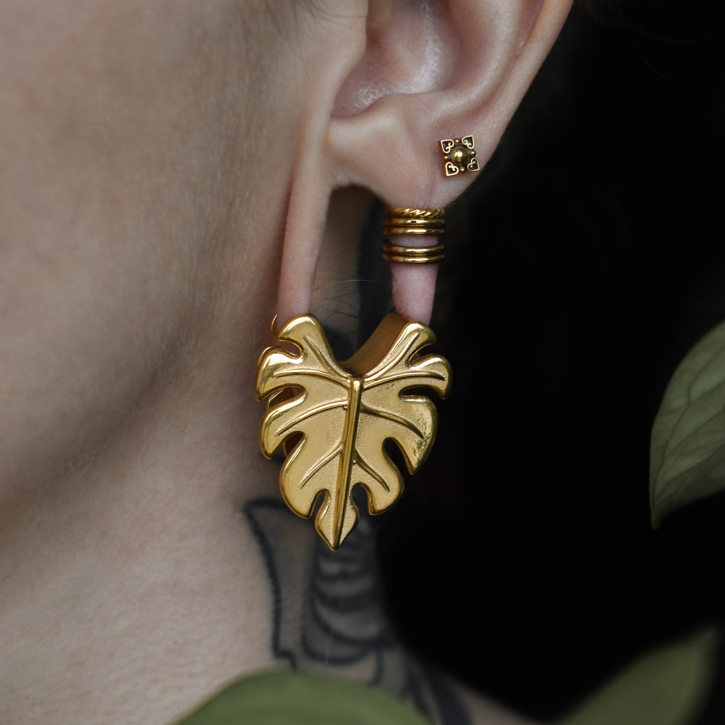 Monstera Deliciosa Saddle Spreaders • Gold