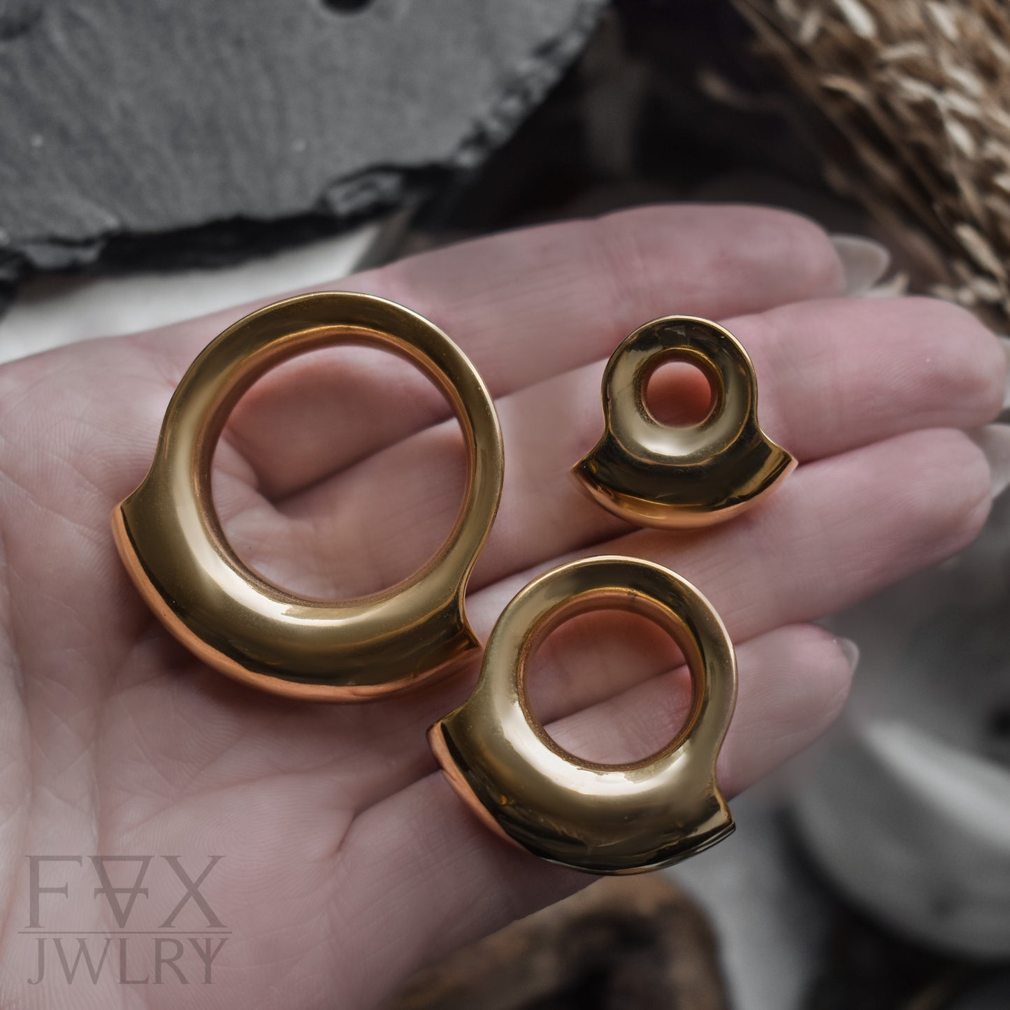 Minimalistic Lobe Tunnels - Gold