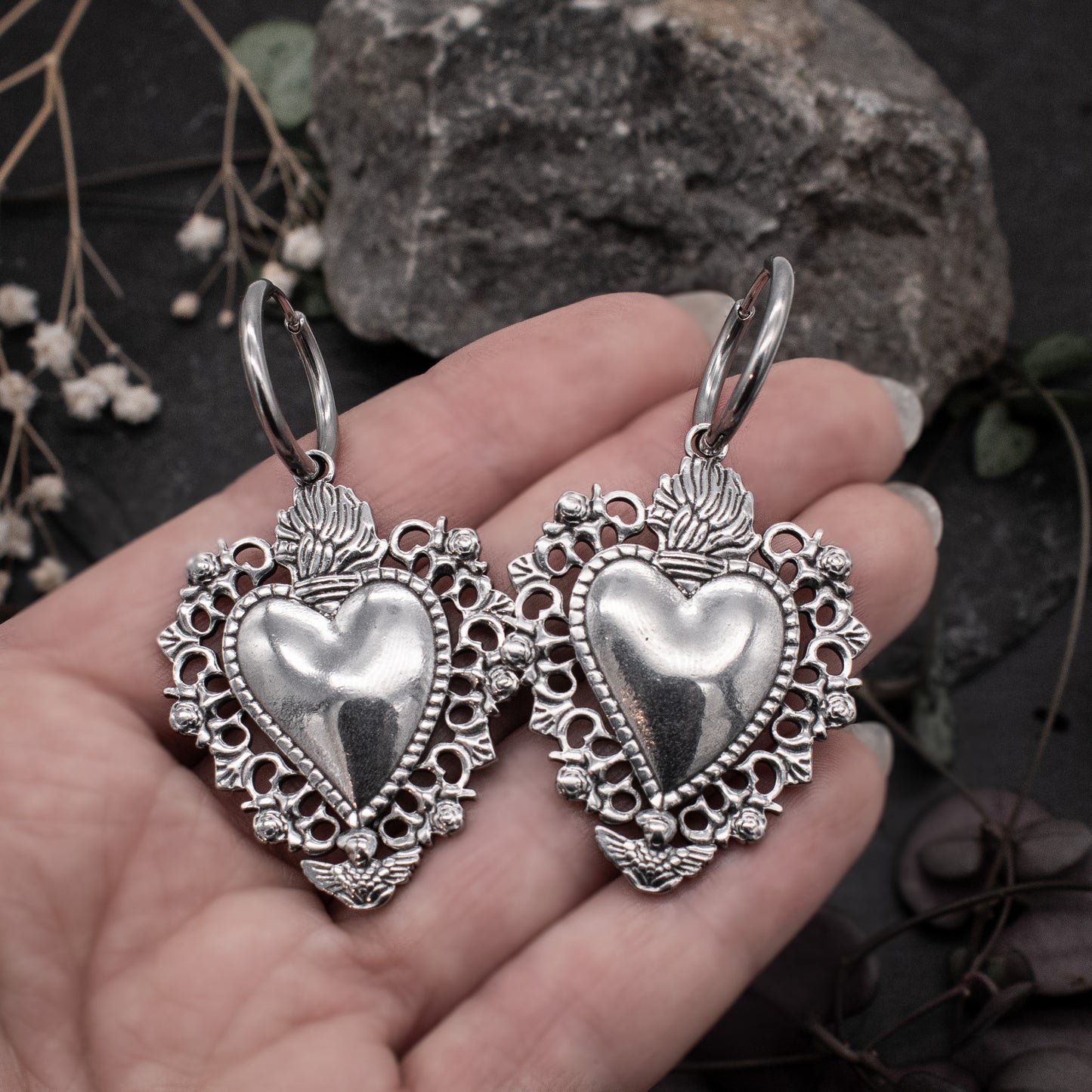 Silberne Sacred Heart Hoops