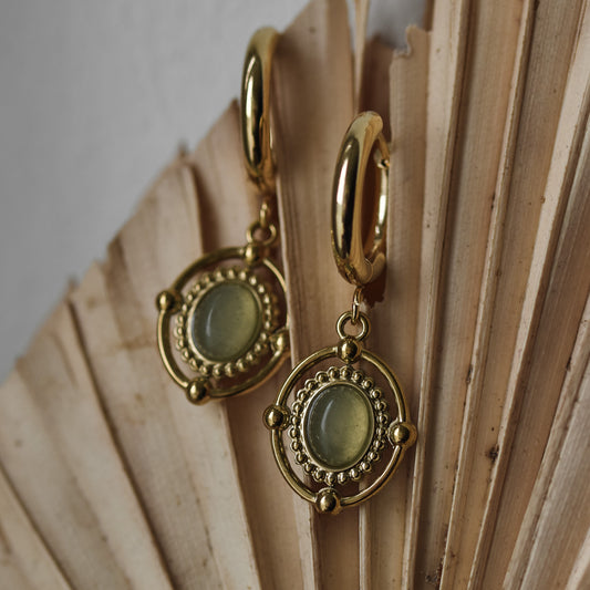 Goldene Jade Hoop Ohrringe