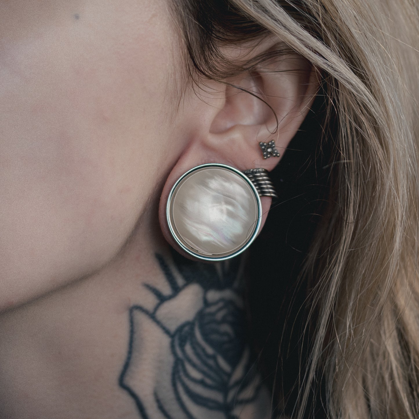 Silver Pearl Plugs