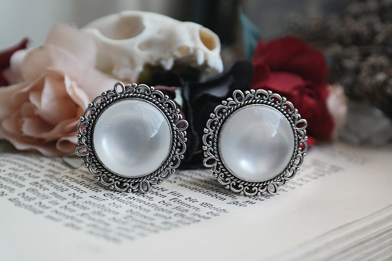 silver ornate Pearl Plugs #122-4 - Fux Jewellery
